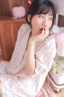 儿媳与2名赤裸男子共处一室